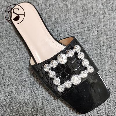 New design custom fashion slippers 042