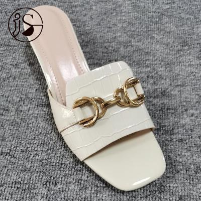 New design custom fashion slippers 052