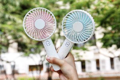 Small electric fan move0911