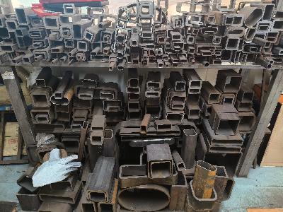 Seamless square tube